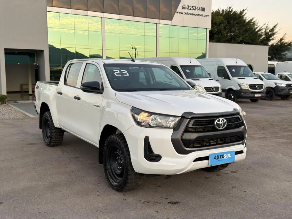 Toyota Hilux CD 4x4 2.8 Diesel Mec.